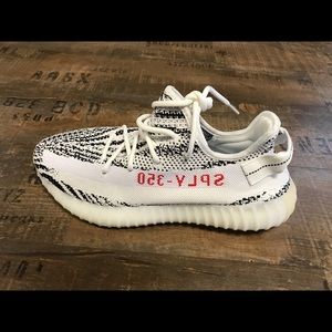 Yeezy Zebra size 10